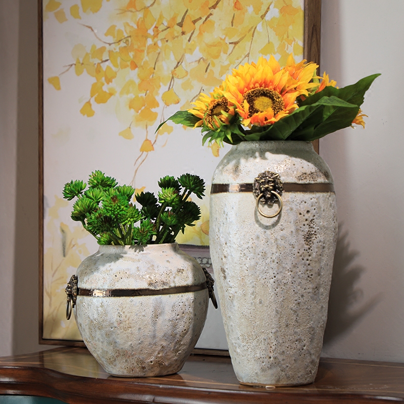 Coarse pottery vases, antique bronze, ceramic flower implement restoring ancient ways do old white glaze small pure and fresh and dry flower adornment flowers