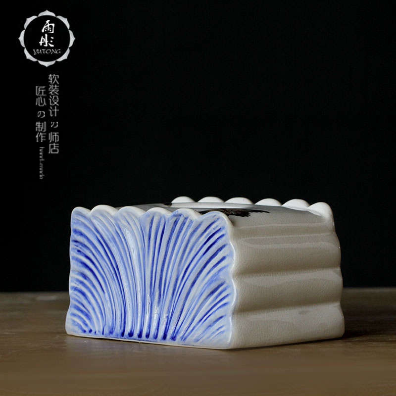 Jingdezhen American country classical Chinese ceramic paper towel box of European decorative sitting room creative household smoke box