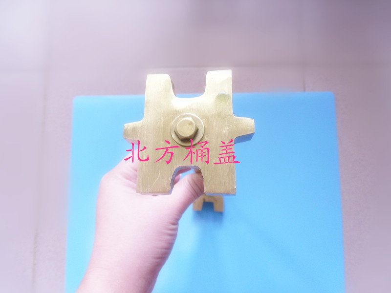 Manufacturers direct selling 200L barrel oil barrel wrench cracker tool opener single - head double - head opener