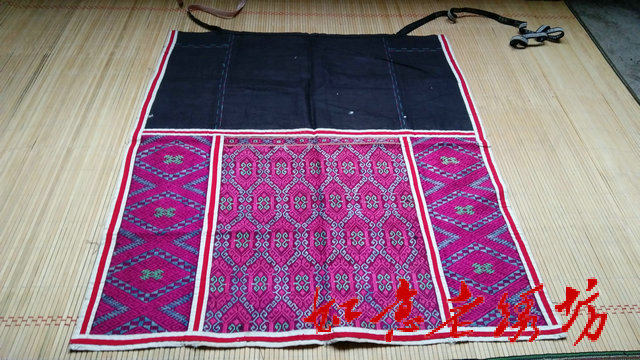 Old embroidery Miao old embroidery Miao handmade yarn old embroidery apron Ethnic minority craft gift decoration
