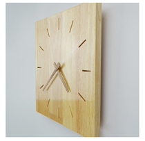 Creative Nordic modern simple fashion pastoral living room silent wall clock clock bedroom square solid wood wall clock