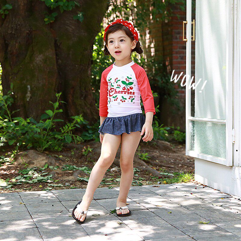 Children's swimsuit exported to South Korea children's swimsuit girl baby middle and middle children long sleeves warm sunscreen split skirt type swimsuit