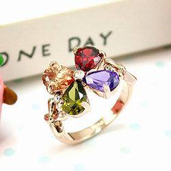 台湾官网直邮进口【伊饰晶漾】晶耀采叶＊幸运草戒指