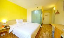7 Days Hotel chain hotel · Xian Xijing Hospital Tonghuamen subway station store Ali exclusive bed room