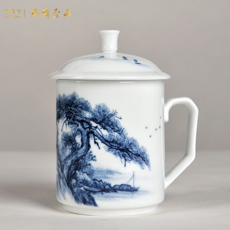 Jingdezhen ceramics famous master hand draw large blue and white cups with cover sitting room adornment study furnishing articles