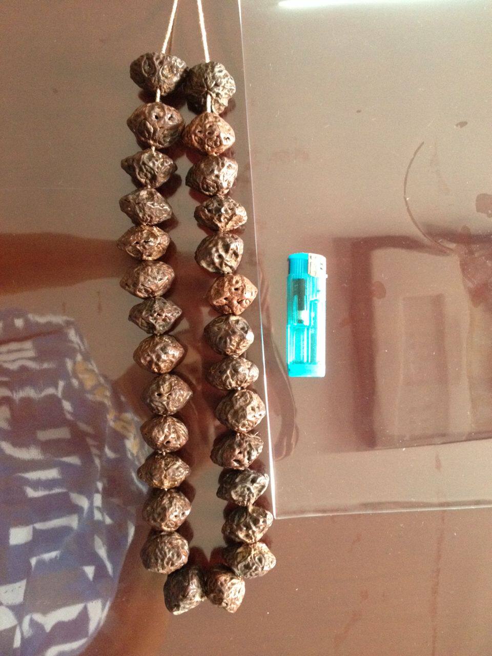 A string of 28 old grimace Bodhi