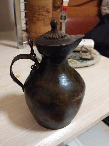 The Monk Hat Bronze Pot of the Qing Daoguang Year