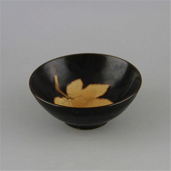 Song Guizhou Kiln Black Glazed Maple Leaf Bowl made of old imitation Song Dynasty unearthed ancient porcelain ware ancient Antique Collection Retro Furnishing
