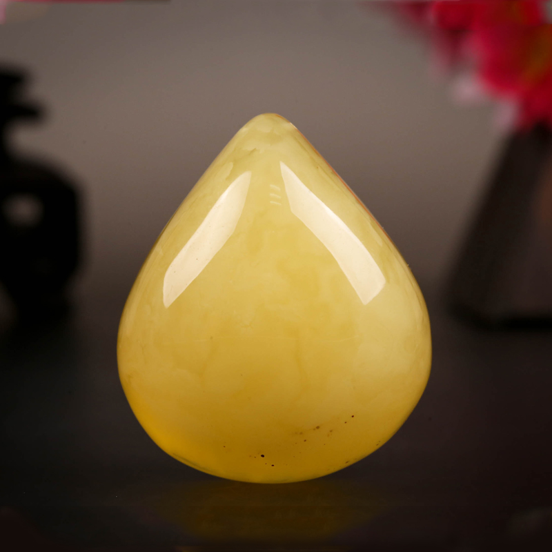 Beeswax pendant Water drop beeswax pendant 34 26g