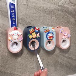 큰 귀가 달린 개 땜장이 치약 아티팩트 만화 귀여운 자동 압출기 벽 장착 수동 저장 선반