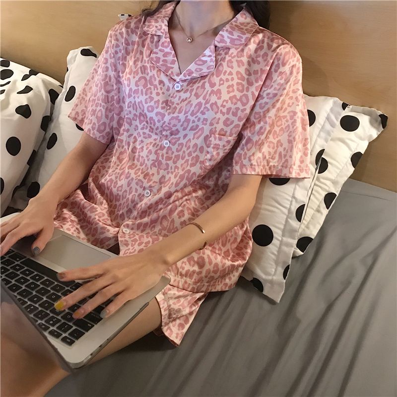 Bộ đồ nữ 2019 thời trang mới mùa hè màu hồng da báo ngắn tay ngắn quần short mỏng đồ ngủ dịch vụ tại nhà - Nam giới đồ ngủ tuổi teen nam