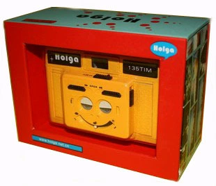 LOMO máy ảnh HOLGA135TIM hồng nửa lưới lưới đôi máy 135 phim camera 15 S bốn màu nhấp nháy đèn