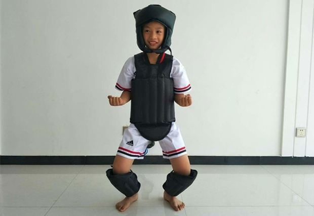Thiết bị bảo vệ trẻ em quốc gia Sanda Full Fight Boxing Taekwondo Võ thuật năm mảnh Sanda bao tay đấm bốc