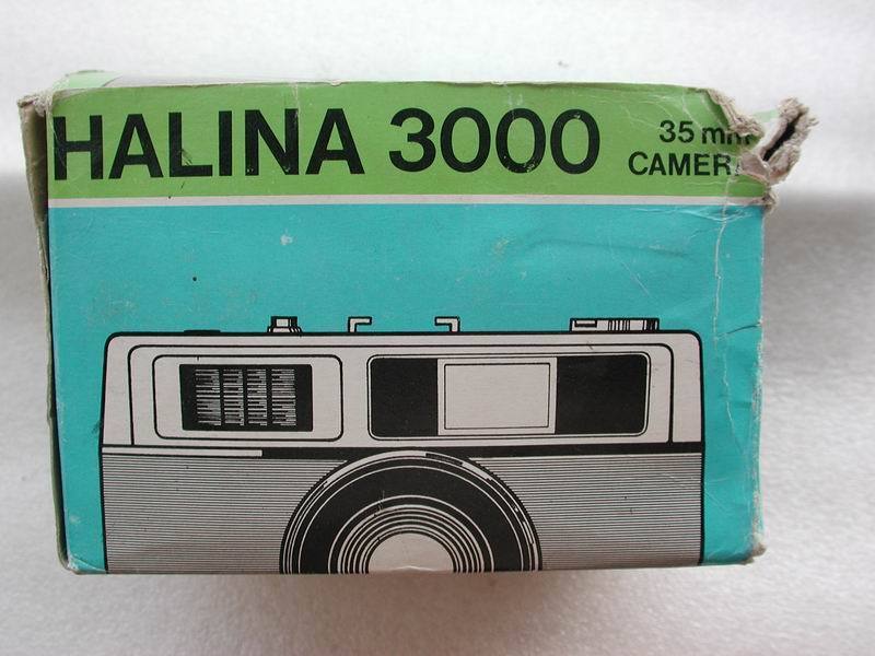 HK-produced Halina 3000 side axle camera with outer package and original distribution brochure 
