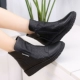 Booties nữ phẳng mùa xuân và mùa hè 2018 new hollow nữ khởi động giản dị dép rỗng da mềm mại dưới giày nữ boot trắng cổ ngắn Giày ống