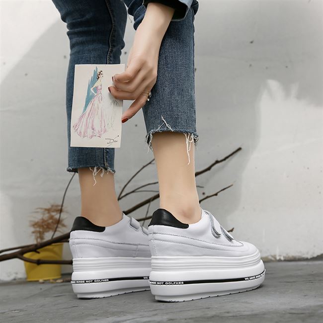 Phiên bản Hàn Quốc của bánh xốp da đầy đủ siêu dày đáy khóa dán giày đơn 7cm miệng nông tăng cắt thấp giày nữ du lịch giải trí - Giày cắt thấp