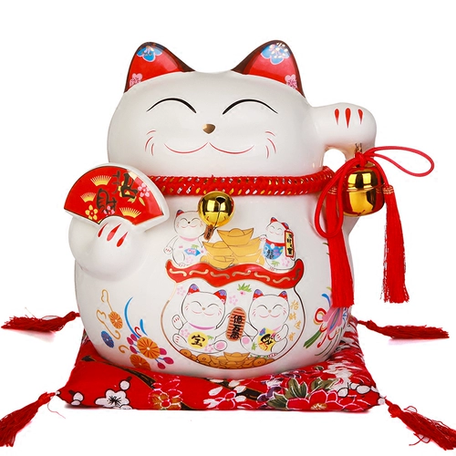 Обладание плетеной тарелкой с пряжей и чулками сравнимо с творчеством кассира