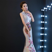 2019 mới đuôi cá Evening dress dài Vintage thêu cô dâu bánh mì nướng ăn mặc Red Trim tiệc Trung Quốc Flaggown