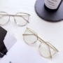 Châu Âu và Hoa Kỳ rỗng kim loại bướm kính màu đỏ thời trang trang trí giản dị gương phẳng Hàn Quốc kính khung retro gọng kính cận nữ