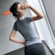 Quần thể thao nữ tay ngắn bó sát lưới nhanh khô quần áo tập thể dục yoga chạy áo sơ mi giản dị là mỏng tay áo thoáng khí