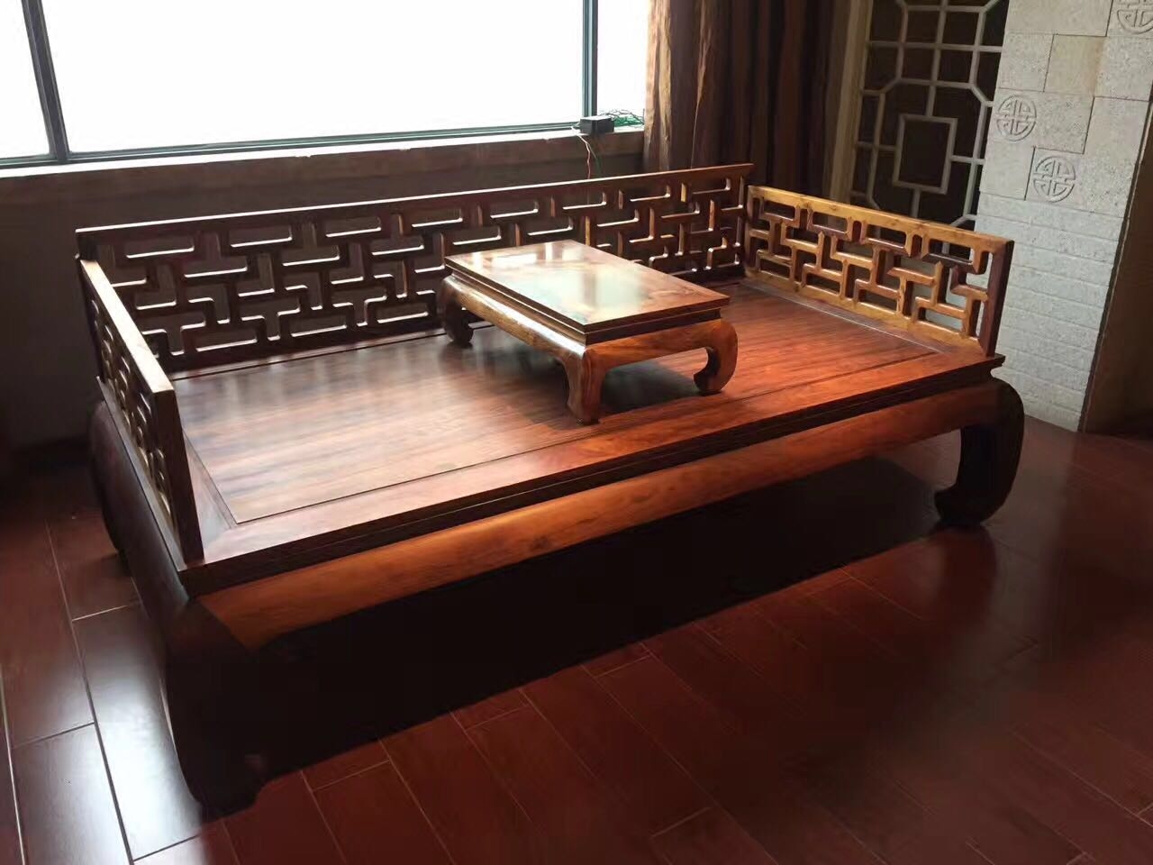 越南黄花梨木曲尺罗汉床：古典韵味与现代生活的完美融合