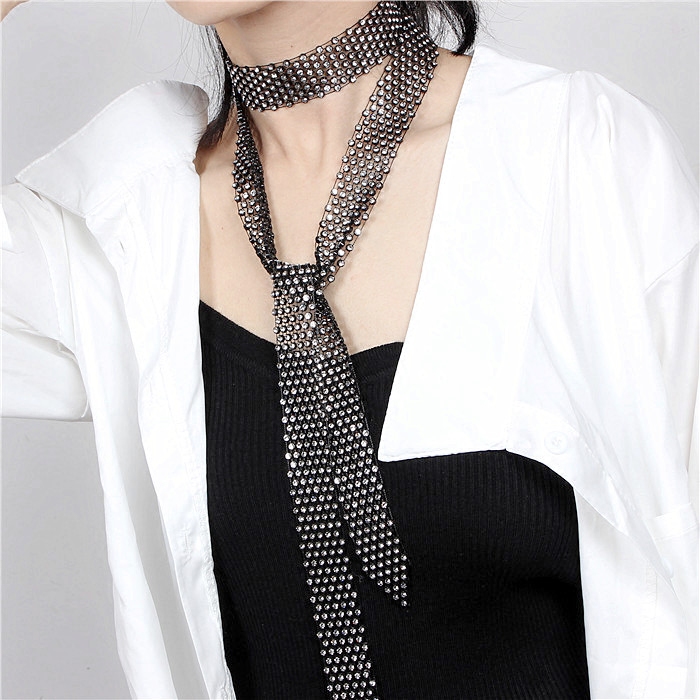 Spring and summer new products shiny multi-drain diamond long neck chain European and American fashion personality necklace black retro necklace sweater chain - Taobao