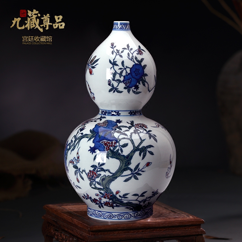 Jingdezhen blue and white youligong hand - made ceramics vase colorful figure gourd bottle of Chinese style living room three fruit furnishing articles