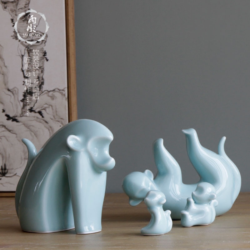 The rain tong home | shadow green craft porcelain of jingdezhen ceramics monkey sitting room ceramic animal ceramic household furnishing articles