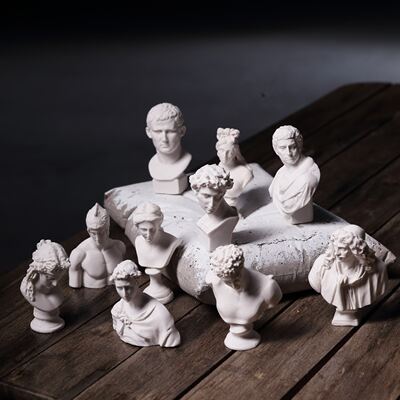 Nordic mini plaster head, resin sketch, artistic figure sculpture, American desktop decoration, birthday gift design