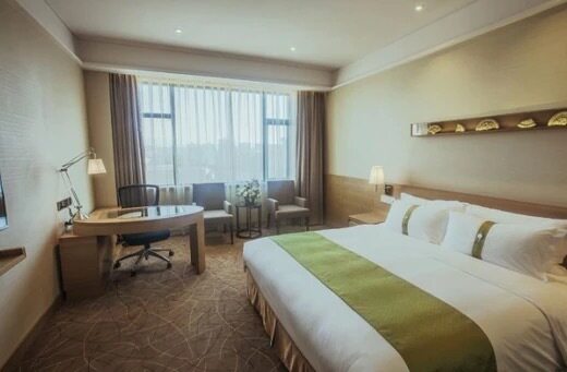 Holiday Superior King Room at Holiday Inn Xi'an Big Wild Goose Pagoda