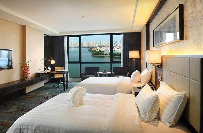 Business Lake View Twin Room at Kaimei New Century Grand Hotel Nanchang
