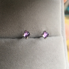 Серьги 葡萄硬糖 3毫米天然紫水晶 s925纯银镀白金 耳钉 耳骨钉