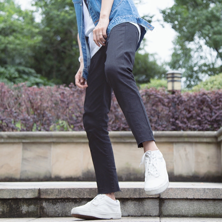 衣疫 《你要的黑色裤子》九分裤 中腰黑色牛仔裤男女同款