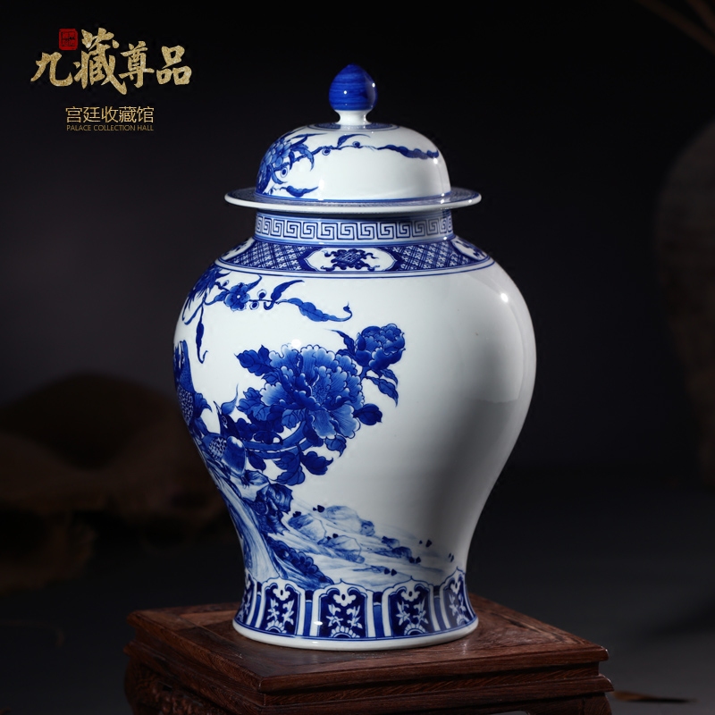 Jingdezhen ceramic vases, antique hand - made of blue and white porcelain painting of flowers and the general pot of tea pot home decoration furnishing articles