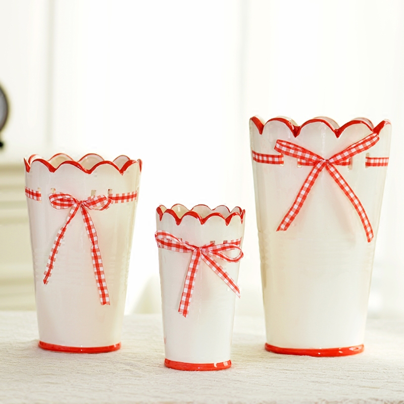 ����մɴ����ɫ��ƿ
