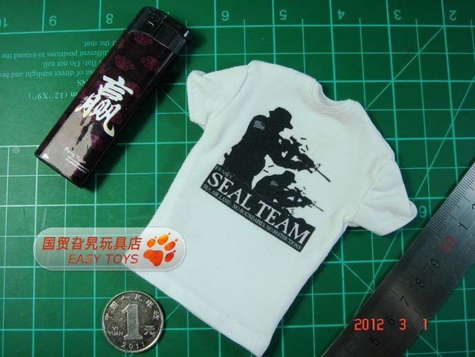 Guomao 1:6 soldiers scattered MC f001I seal pattern white T-shirt real people can not wear