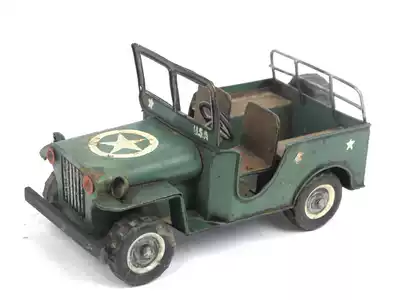 Tin car model (film and television props rental 20 yuan per day)