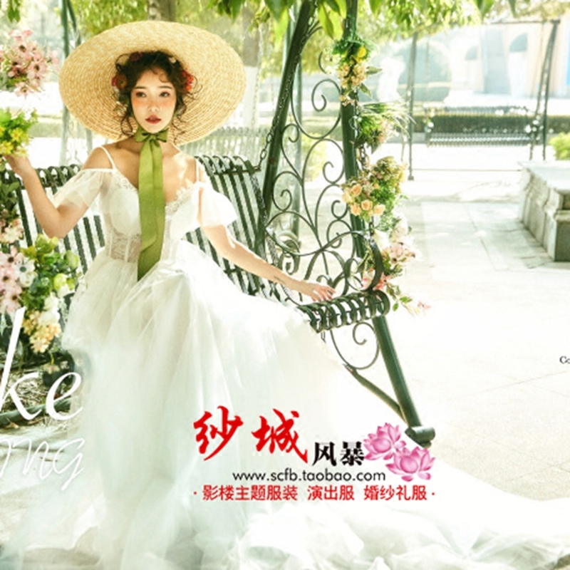 2018 new photo studio theme wedding travel photography street photography suspenders lotus leaf edge clothing couple photo photography photography dress