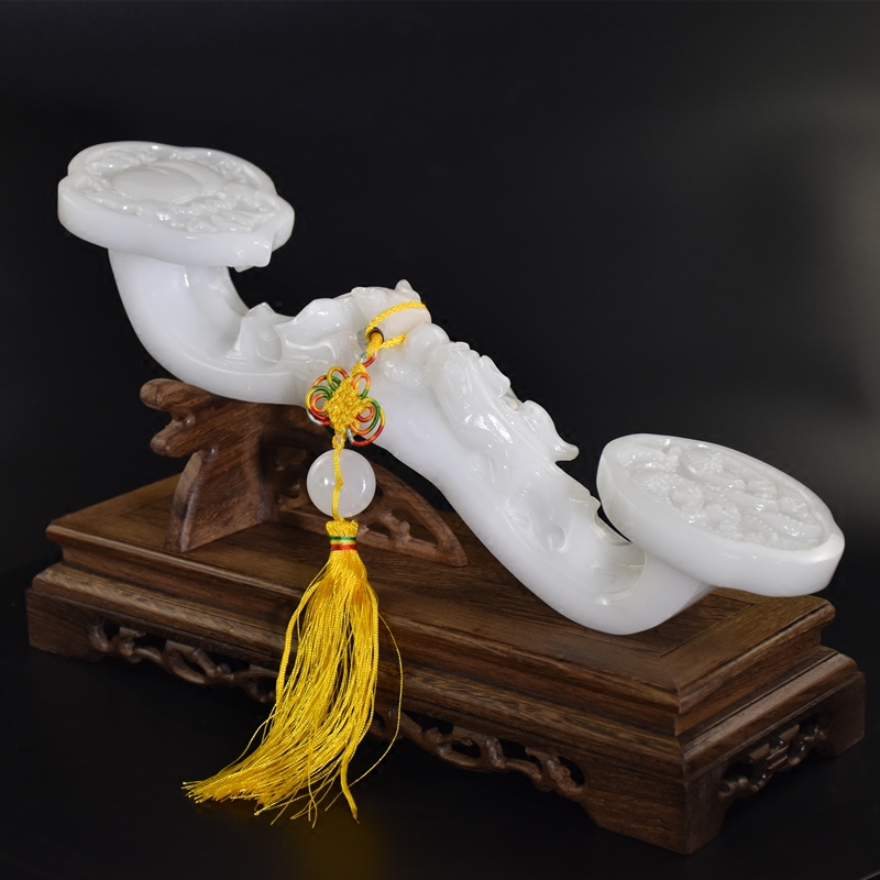 Natural white jade Ruyi swing piece home living room office TV cabinet Xuanguan jade Ruyi big swing piece leopard