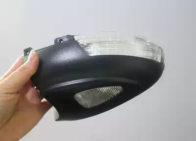 Suitable for 10-12 Foss Tiguan rearview mirror direction light Tiguan rear mirror lens Rear mirror rear shell