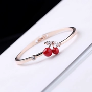 Vòng tay anh đào màu đỏ dễ thương nữ phiên bản Hàn Quốc của trang sức đơn giản cá tính tặng bạn gái sinh viên hoang dã