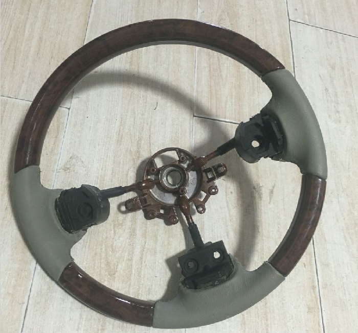 MG7 steering wheel assembly