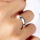 Có một chiếc nhẫn lớn bằng bạc nam 999 đồng bạc nguyên chất độc đoán mịn khẩu độ đơn giản mở chữ miễn phí pnj nhẫn cưới Nhẫn