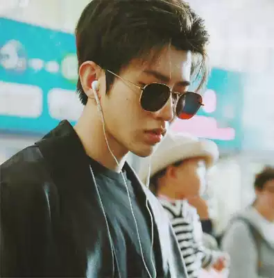 Cai Xukun with the original style Square round face sunglasses personality tide gold edge small face men and women ultra light sunglasses