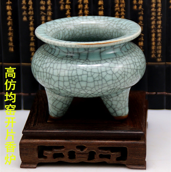 Three Foot Incense Stove Pendulum Pieces High Imitation Ancient Ceramics Feng Shui Fo supplies The incense is dedicated to the incense stove Home Home Decoration Home