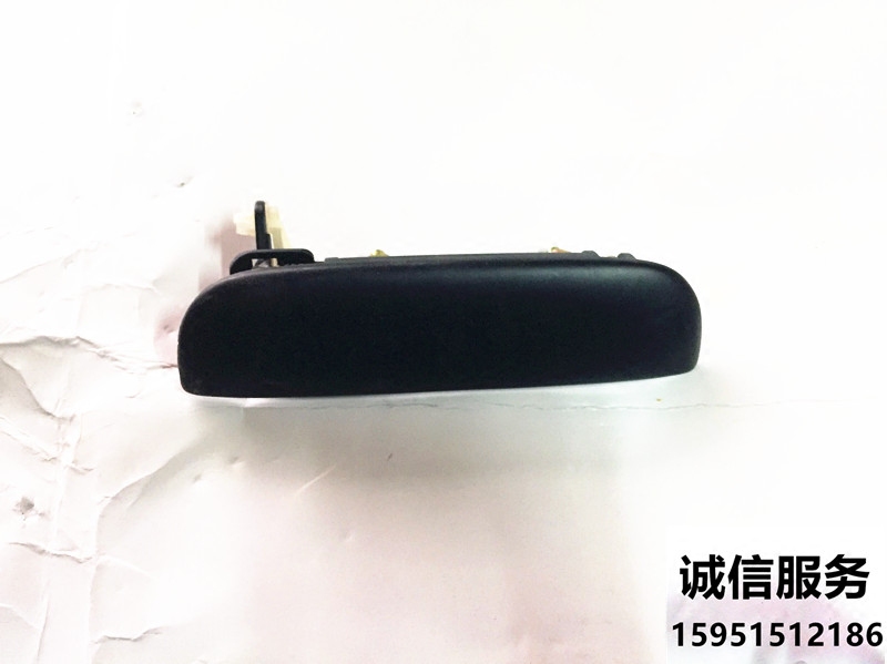 Leap into South Jun Dongfeng Agricultural Car door pull hands inside