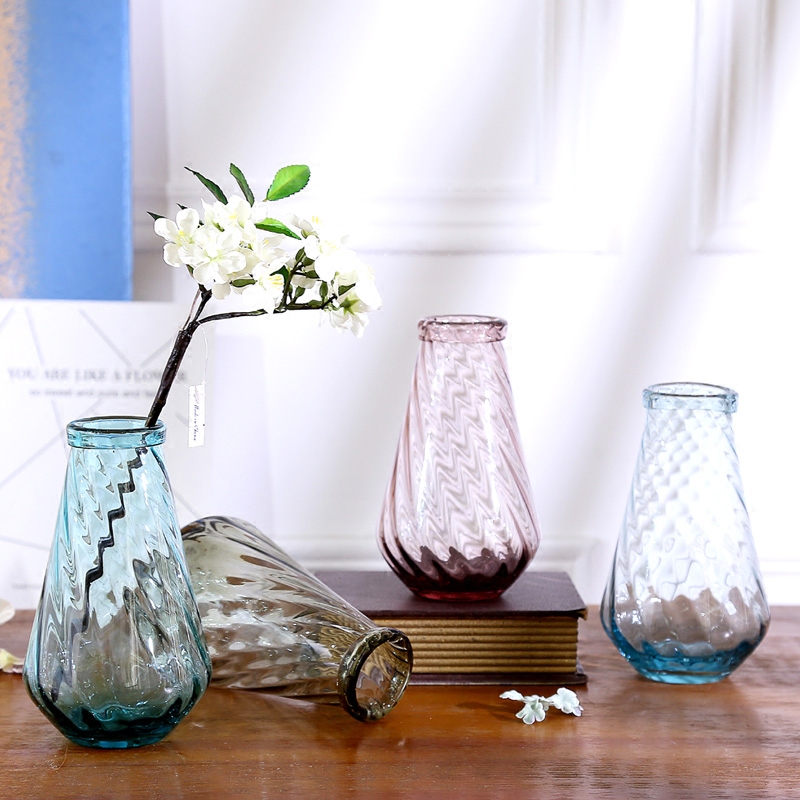 �����԰���Ų�ɫ�����ɻ�����ƿ