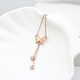 Phiên bản Nhật Bản và Hàn Quốc bằng vàng hồng 18K thanh lịch khí chất bướm bướm bằng thép titan vòng chân nữ rhinestone mặt dây tua rua đơn giản lắc chân nữ bạc ta Vòng chân