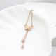Phiên bản Nhật Bản và Hàn Quốc bằng vàng hồng 18K thanh lịch khí chất bướm bướm bằng thép titan vòng chân nữ rhinestone mặt dây tua rua đơn giản vòng đeo chân nữ Vòng chân