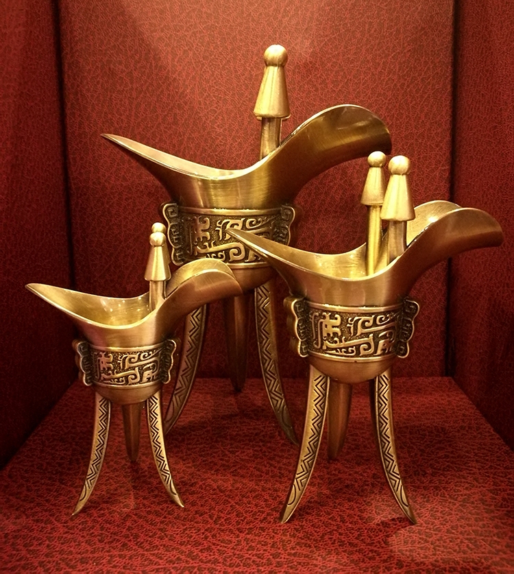 Antique Bronze Baron Cups Pendulum Pieces Chinese Retro Creative Metal Wine Glass Paternal Baron Wine Bottles Wine Cabinet Decorations Gifts